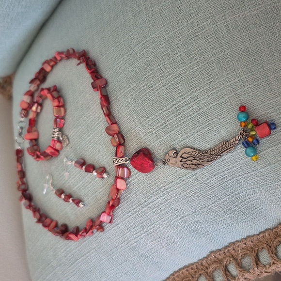 Parrot &Pink Mother Of Pearl 3 Piece Necklace, Braclet, Earring Set - Picture 6 of 8